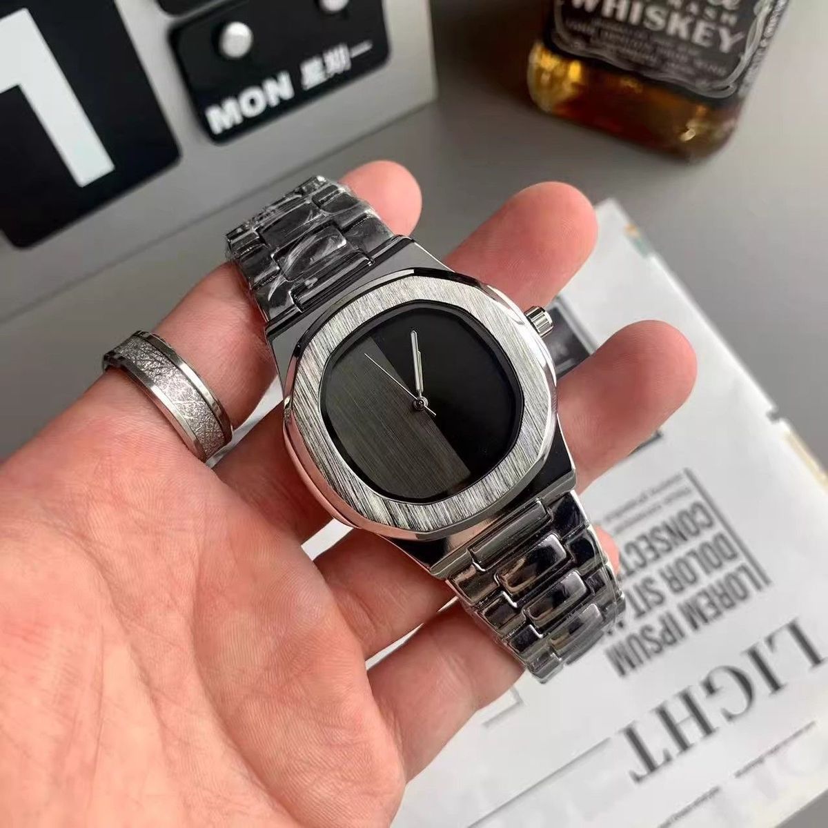 Custom Logo Men's Quartz Watch - Luxury Watch Logo review and price